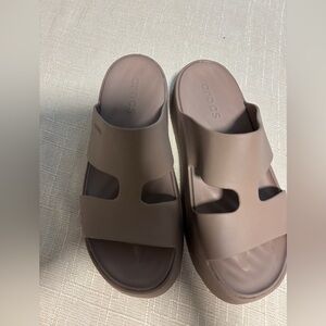 CROCS H-Strap Platform Taupe Slide Sandals Sz 9